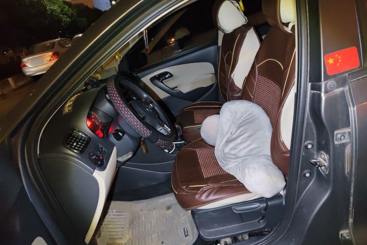 Used Volkswagen Polo 2011 1.4L Manual ZhiShang Edition Left Front Seat