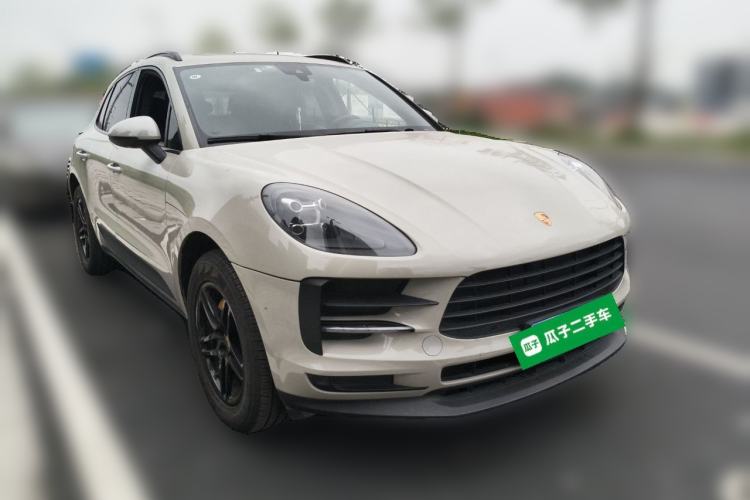 Used Porsche Macan 2018 Macan 2.0T Front Right 45 Deg