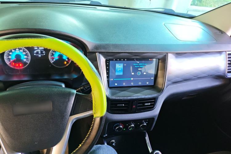 Used Jinbei Gold Hiace 2023 1.5L Passenger Vehicle Engineering Lion 9 Seats Center Console