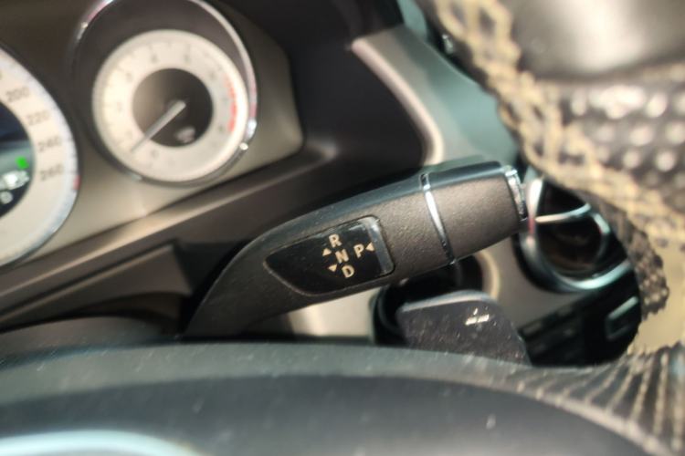 Used Mercedes-Benz GLK-Class 2013 GLK 300 4MATIC Dynamic Sunroof Model
