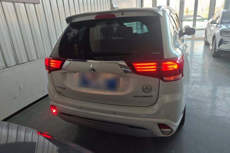 Used Mitsubishi Outlander 2021 2.4L 4x4 Zhi Xiang Edition 7 Seats
