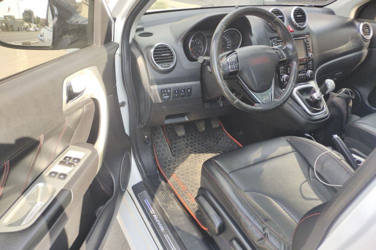 Used Haval H6 2015 Upgraded Model 1.5T Manual Two-Wheel Drive Elite Version