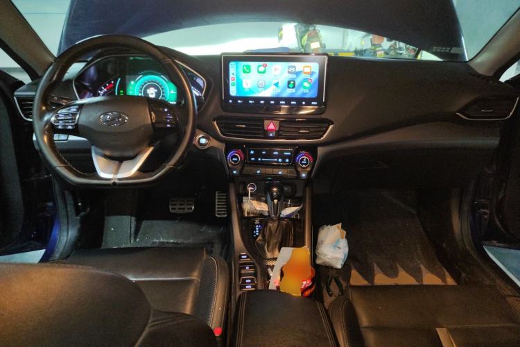 Used Hyundai Lafesta 2019 280TGDi Smart Speed Version China VI Standard Center Console