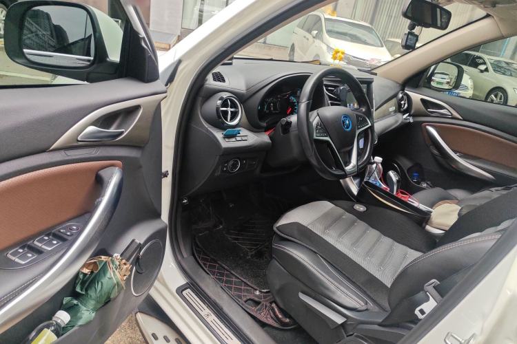 Used BYD Song New Energy 2017 Song DM 1.5TID All-Wheel Drive Luxury Model Driver Seat