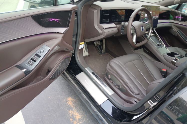 Used Denza Z9 2024 1100 km All-Wheel-Drive Ultra Version