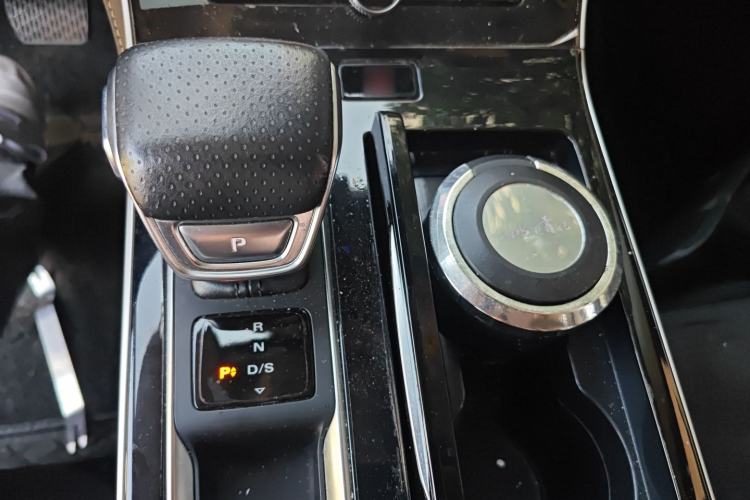 Used Roewe i6 MAX 2020 300TGI Automatic "Swell Cool Smart Drive" Edition
