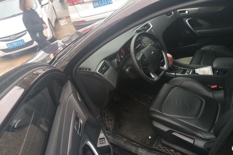 Used DS 5LS 2015 1.6T Elegant Edition THP160
