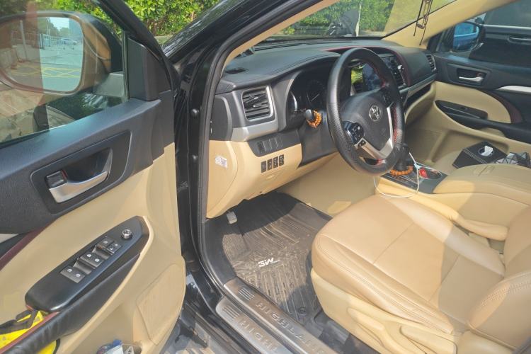 Used Toyota Highlander 2015 3.5L 4x4 Elite Edition 7-Seater
