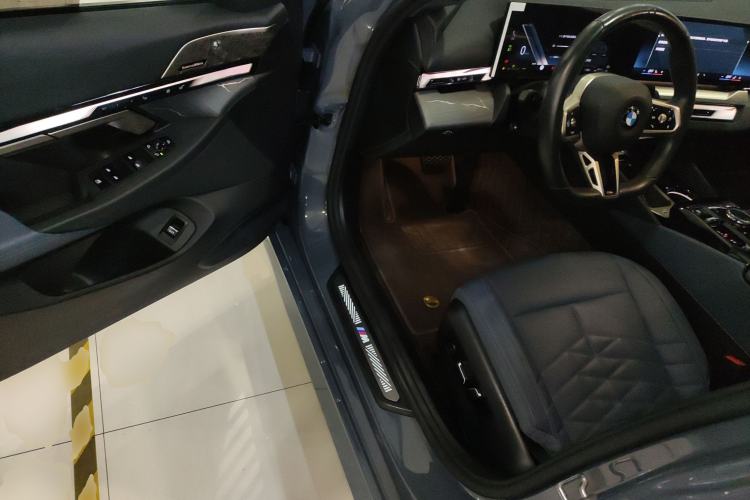 Used BMW 5 Series 2024 530Li Luxury Edition M Sport Package
