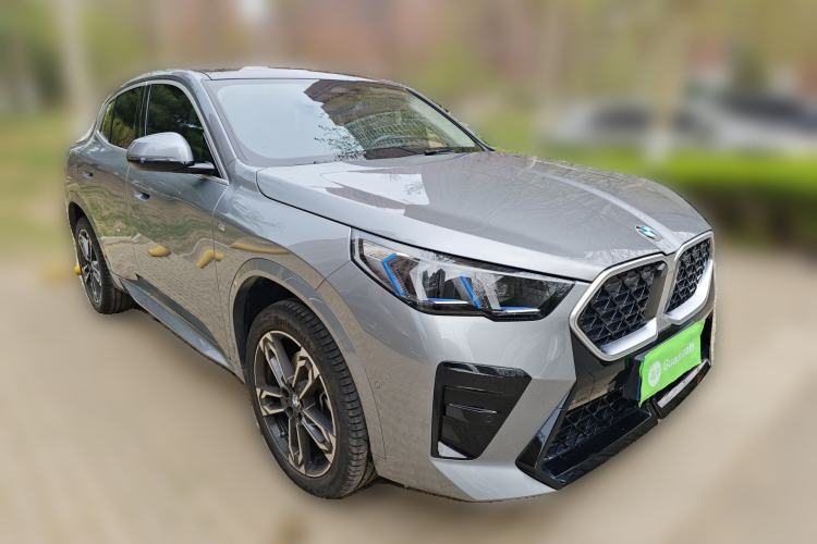 Used BMW X2 2024 sDrive25i M Sport Package Front Right 45 Deg