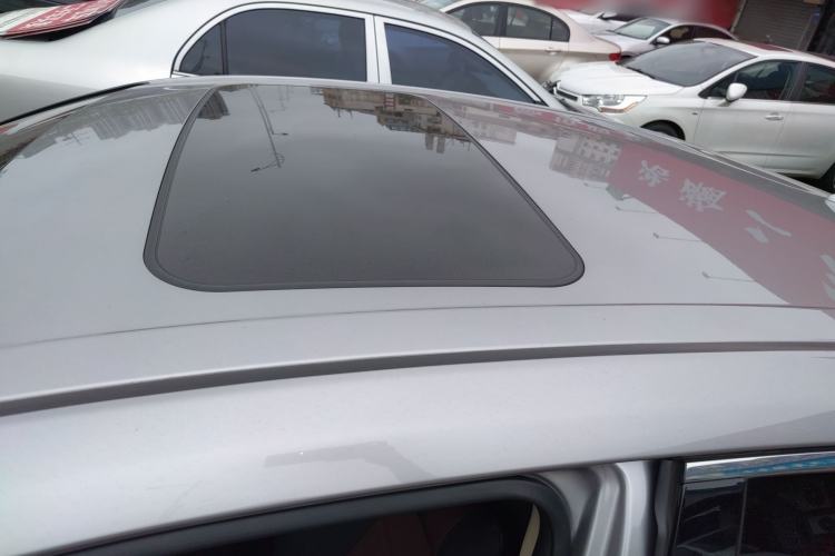 Used Toyota Avalon 2019 Dual-Engine 2.5L Luxury Edition China VI Standard
