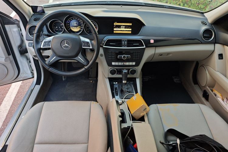 Used Mercedes-Benz C-Class 2010 C 180K Classic model