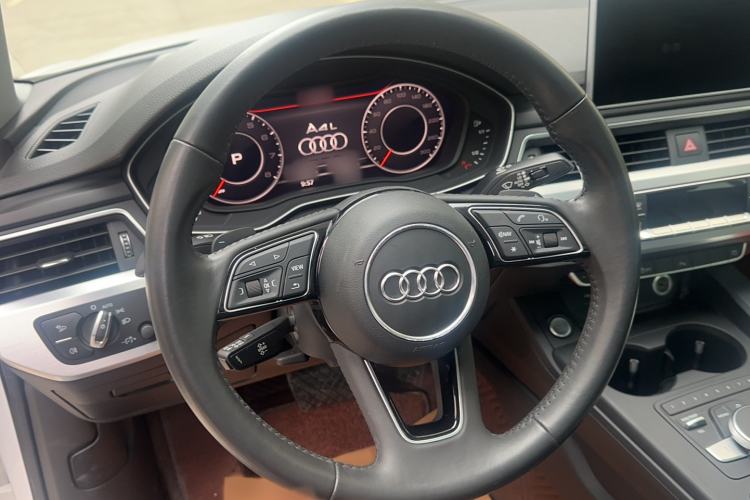Used Audi A4L 2018 30th Anniversary Edition 40 TFSI Fashion Model Interior 4