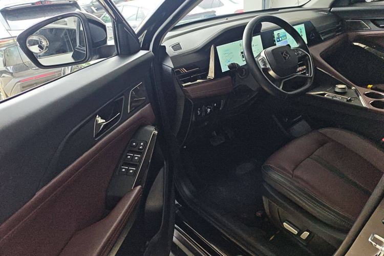 Used SOL X8 PLUS 2023 1.5 TGDI DCT Smart Home Edition 7-Seater