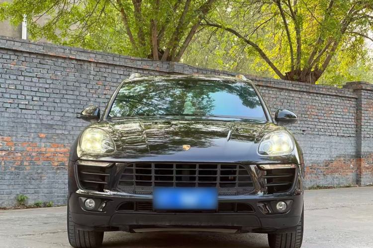 Used Porsche Macan 2017 Macan 2.0T Exterior 2