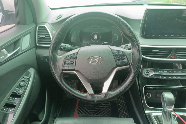 Used Hyundai Tucson 2020 280TGDi Two-Wheel-Drive GLS Fashion Edition China VI Standard Steering Wheel