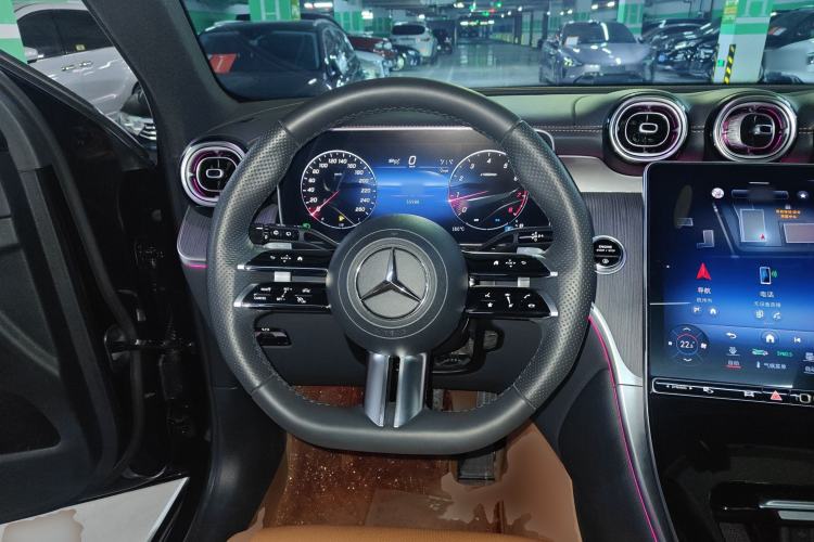 Used Mercedes-Benz GLC 2023 GLC 260 L 4MATIC Luxury 7-Seater Steering Wheel