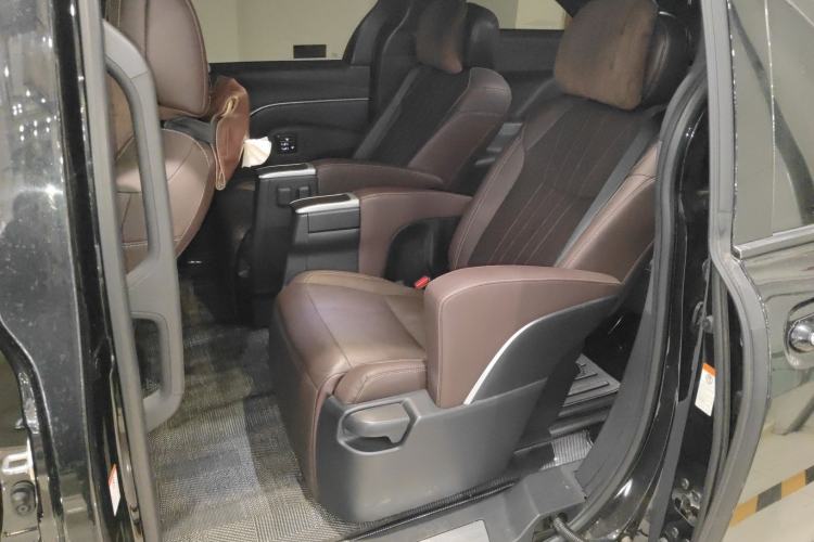 Used Toyota Granvia 2023 2.5L Hybrid Flagship VIP Edition
