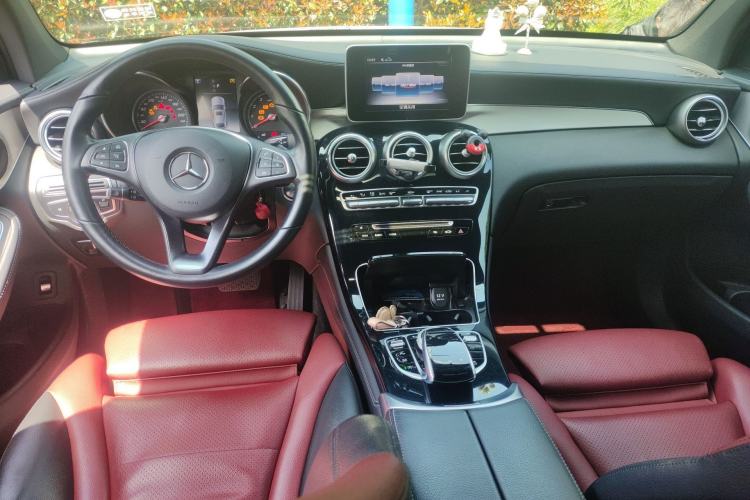 Used Mercedes-Benz GLC Coupe 2019 GLC 200 4MATIC Coupe SUV Center Console