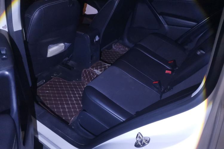 Used Volkswagen Tiguan 2017 300TSI Automatic Two-Wheel Drive Silk Road Luxury Edition Left Rear Seat