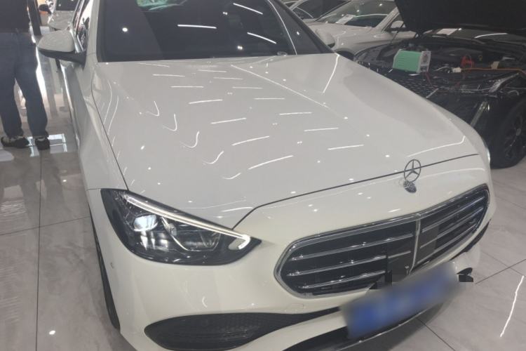 Used Mercedes-Benz C-Class 2022 C 260 L Front Right 45 Deg