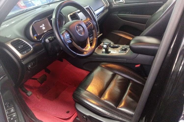 Used Jeep Grand Cherokee 2015 3.0L Comfort Navigation Edition Left Front Seat