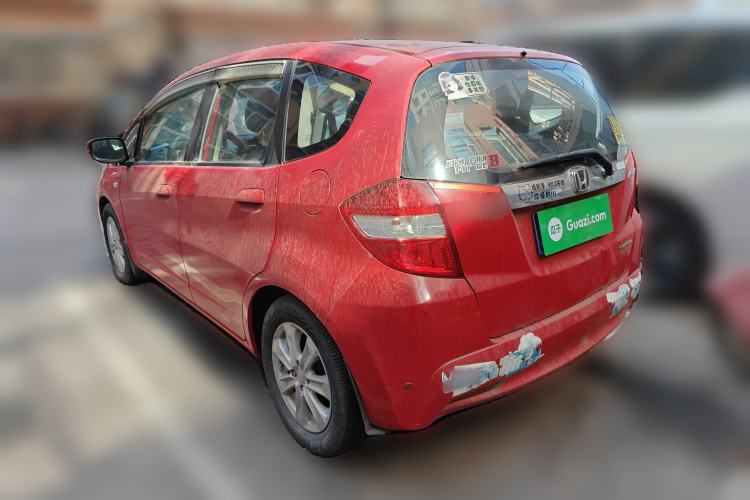 Used Honda Fit 2011 1.5L manual luxury version

