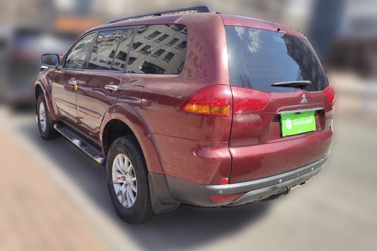 Used Mitsubishi Pajero Sport 2011 3.0L Luxury Navigation Edition
