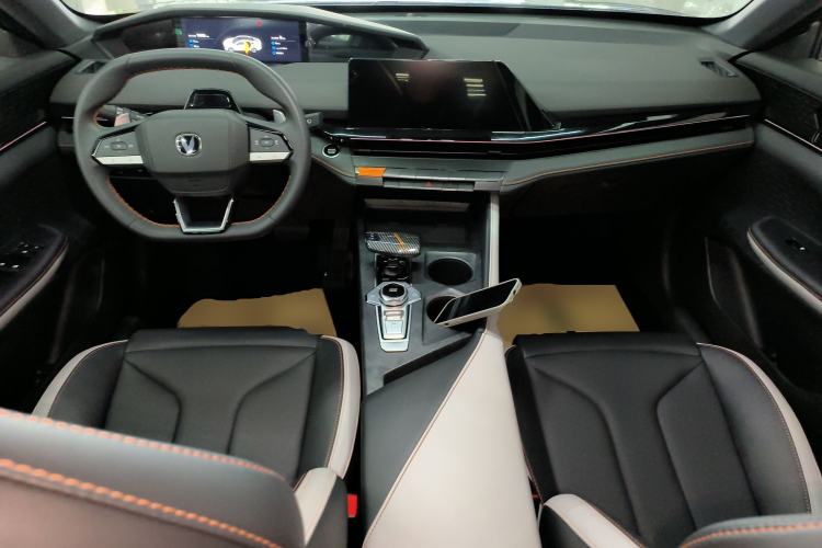 Used CHANGAN UNI-V 2023 1.5T Prestige Model
