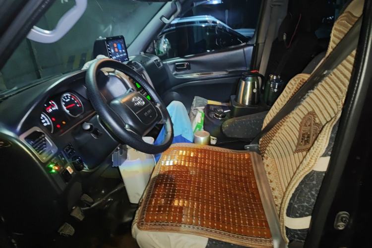 Used Jinbei Grace 2010 2.4L 3rd Generation Zunling Standard Version 9 Seats 9 Seats 4RB2 Left Front Seat