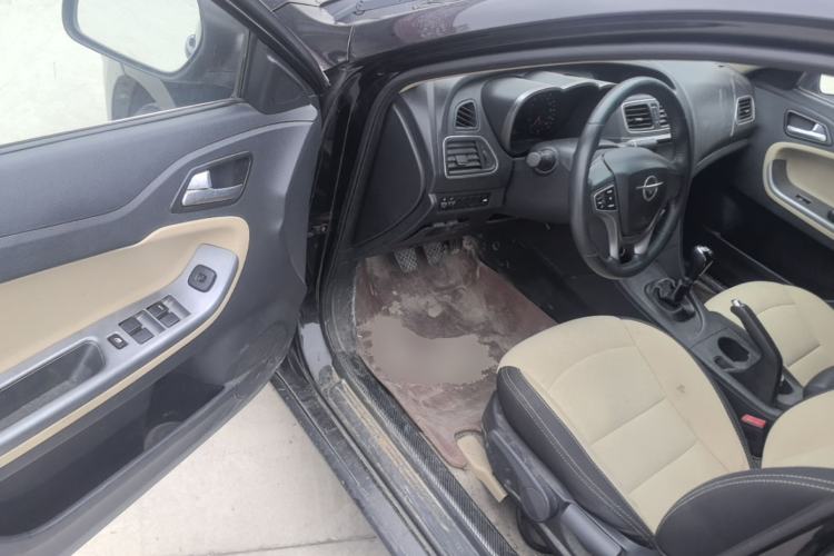 Used Haima Fumei 2014 M5 1.6L Manual Elite Model Driver Seat