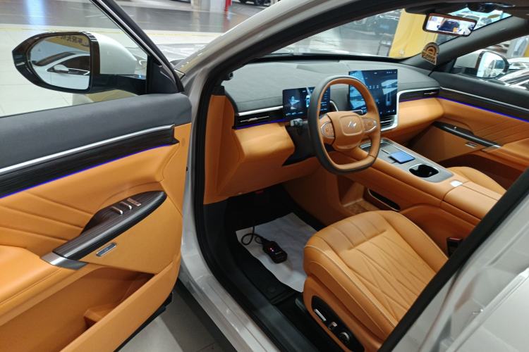 Used Dongfeng eπ eπ008 2025 210 Ultra Range-Extended Version 5 Seats
