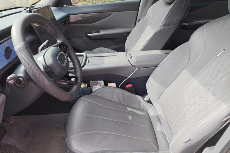 Used Lynk & Co 07 2024 EM-P 126 Long-Range Halo Left Front Seat