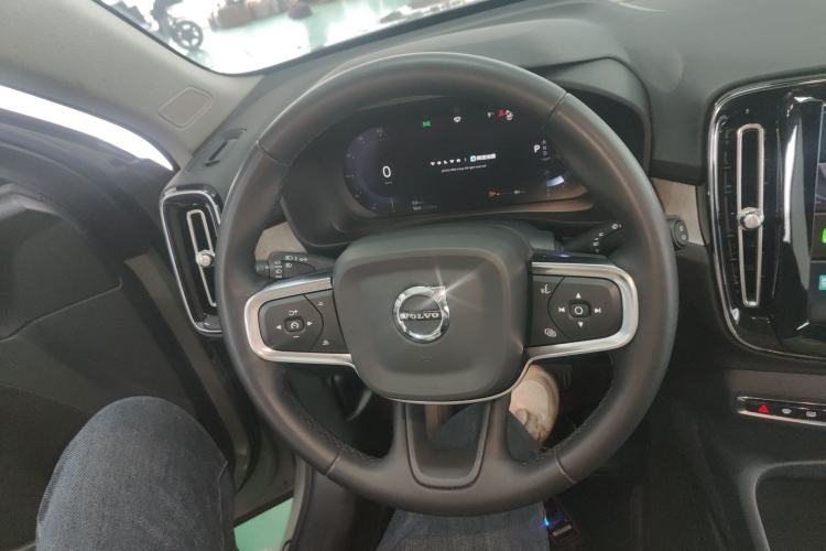 Used Volvo XC40 2024 B4 4x4 Smart Luxury Edition