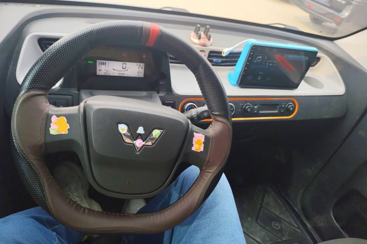 Used Wuling Hongguang MINIEV 2022 Easy Version Lithium Iron Phosphate Center Console