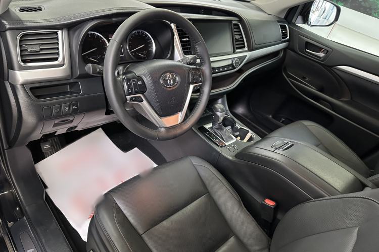Used Toyota Highlander 2018 2.0T Four-Wheel Drive Prestige Version 7 Seats China VI Standard

