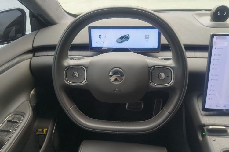 Used Nio ET7 2022 75 kWh Steering Wheel