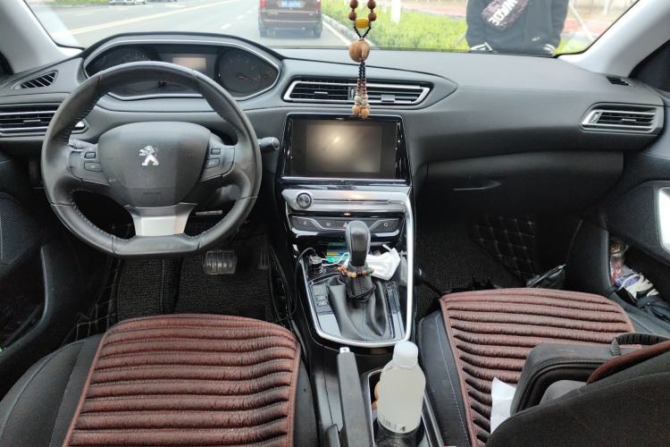 Used Peugeot 308 2016 1.6L Automatic Luxury Edition Center Console