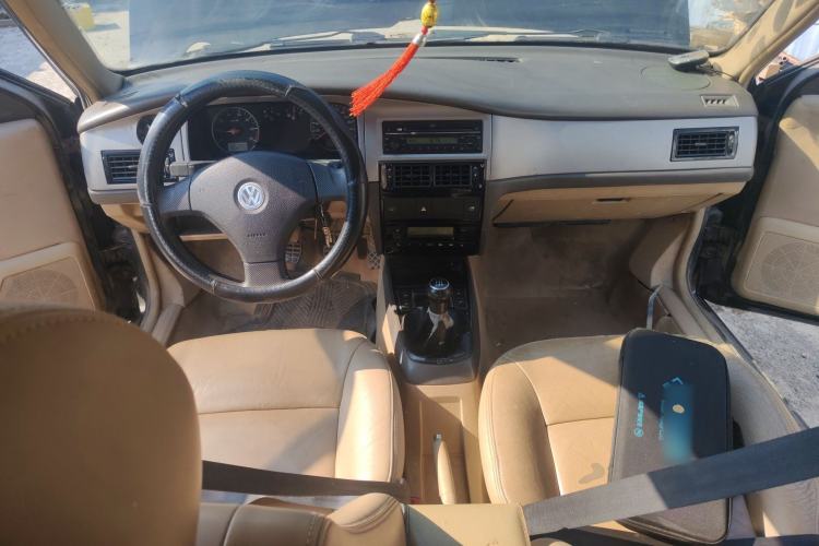 Used Volkswagen Santana Vista 2008 1.8L Manual Sishang Model Center Console