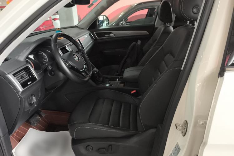 Used Volkswagen Teramont 2017 330TSI Two-Wheel-Drive Luxury Edition Left Front Seat