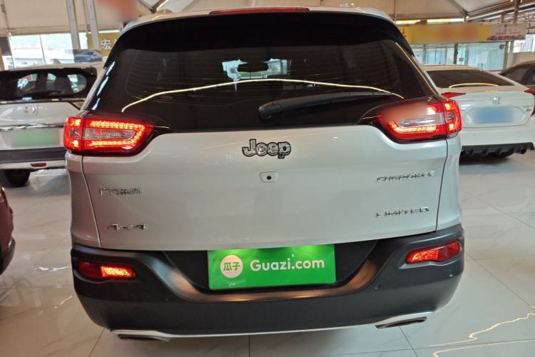 Used Jeep Cherokee 2016 2.4L Superior Edition