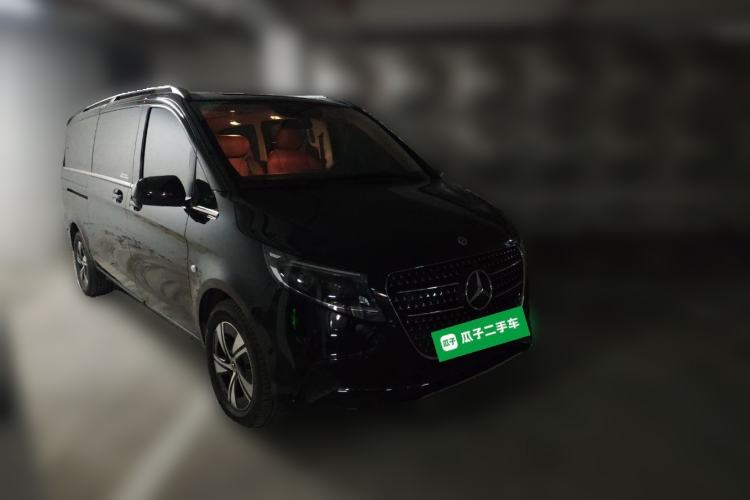 Used Mercedes-Benz Vito 2024 2.0T Elite Version 7 Seats Front Right 45 Deg