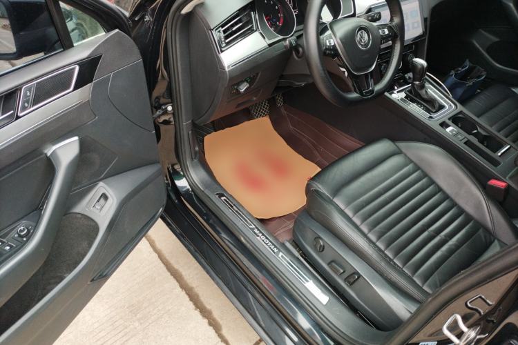 Used Volkswagen Magotan 2017 330TSI DSG Leading Model
