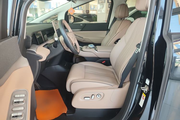 Used XPeng X9 2024 702 Ultra-Long Range Pro Left Front Seat