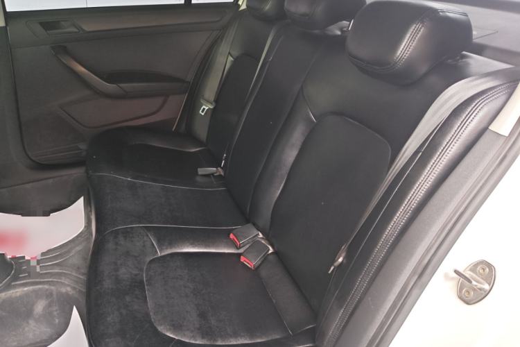 Used Volkswagen Santana 2016 1.6L Manual Fashion Edition