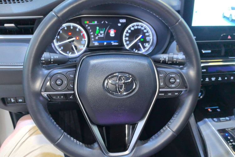 Used Toyota Venza 2023 2.0L CVT Two-Wheel Drive Luxury Edition