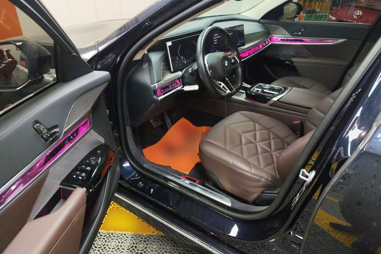 Used BMW 7 Series 2023 735Li M Sport Package Driver Seat