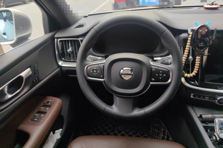 Used Volvo S60 2023 B4 Zhiyi Luxury Edition
