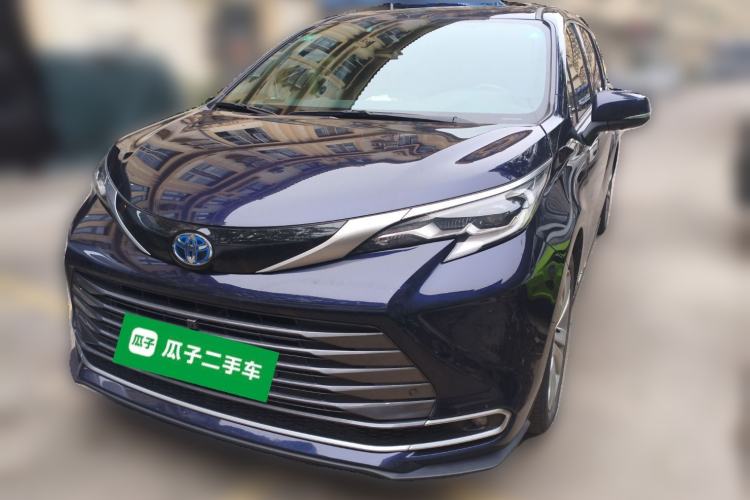 Used Toyota Sienna 2023 2.5L Hybrid Ultimate Edition