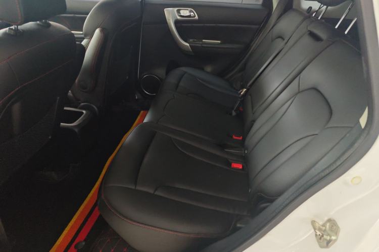 Used Haval H6 2016 Upgraded Model 1.5T Automatic Two-Wheel Drive Elite Version Left Rear Seat